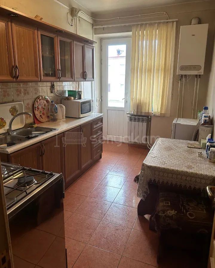 4 Սենյականոց Բնակարան Քարե Շենքում, 74քմ, 5/5 հարկ, Կոսմետիկ Վերանորոգված