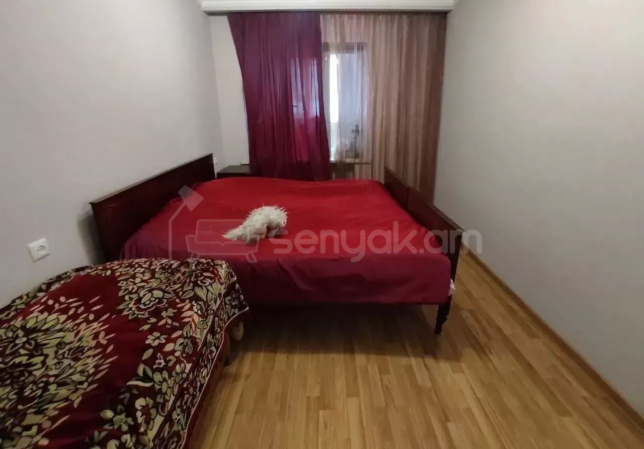 4 Սենյականոց Բնակարան Քարե Շենքում, 76քմ, 5/5 հարկ, Կապիտալ Վերանորոգված