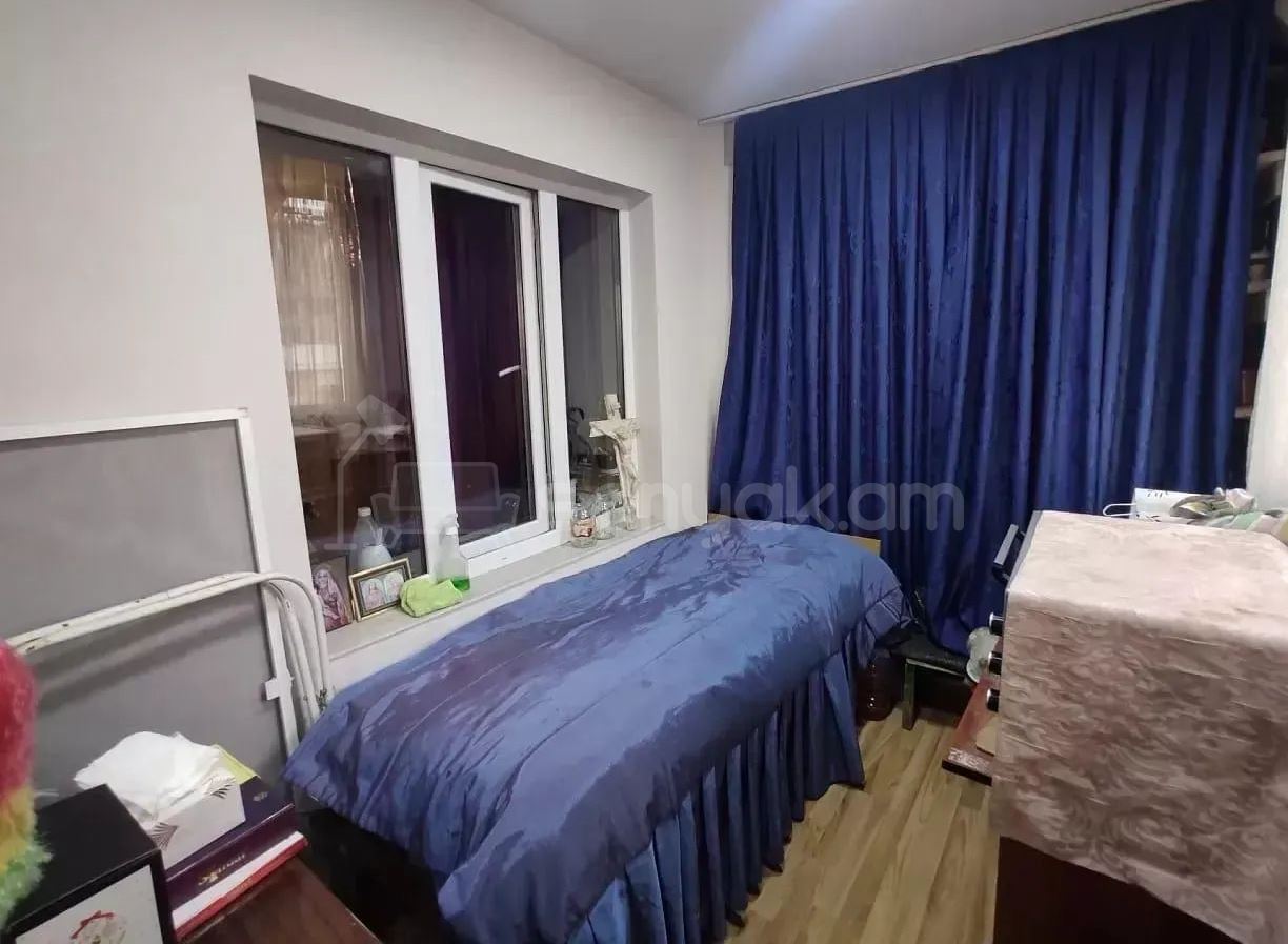 4 Սենյականոց Բնակարան Քարե Շենքում, 76քմ, 5/5 հարկ, Կապիտալ Վերանորոգված