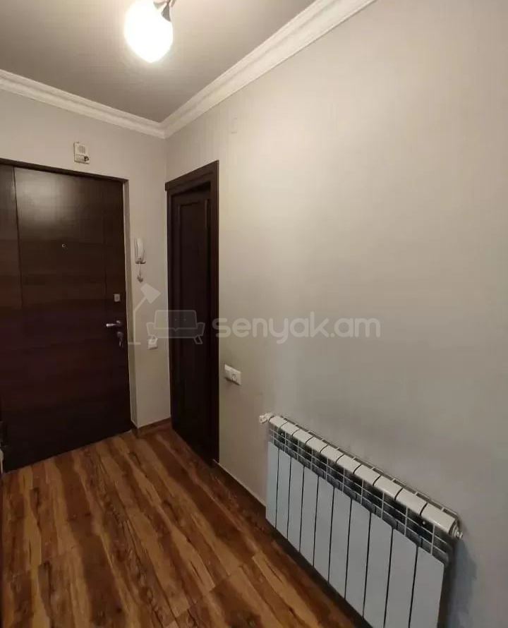 4 Սենյականոց Բնակարան Քարե Շենքում, 76քմ, 5/5 հարկ, Կապիտալ Վերանորոգված