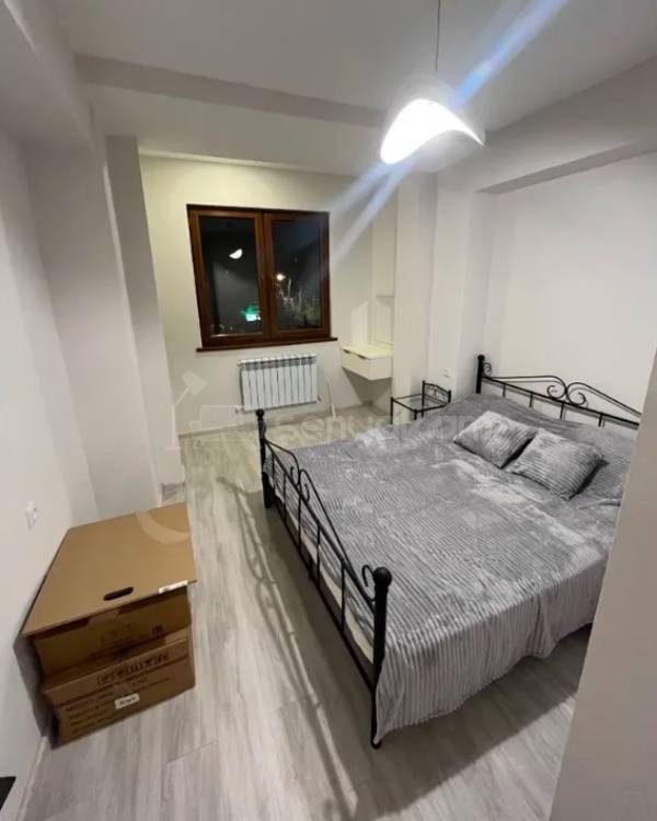 2 Սենյականոց Բնակարան, 42քմ, 2/9 հարկ, Դիզայներական Վերանորոգված, Կահավորված, Արևկող
