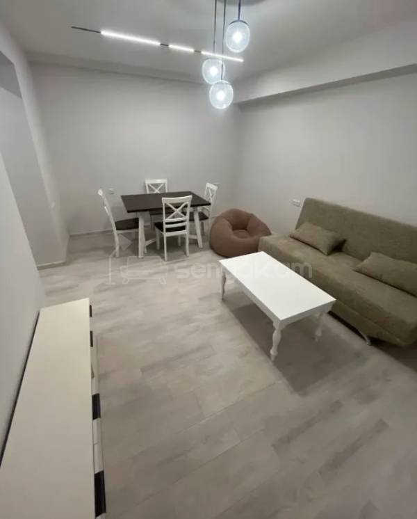 2 Սենյականոց Բնակարան, 42քմ, 2/9 հարկ, Դիզայներական Վերանորոգված, Կահավորված, Արևկող