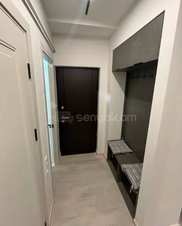 2 Սենյականոց Բնակարան, 42քմ, 2/9 հարկ, Դիզայներական Վերանորոգված, Կահավորված, Արևկող