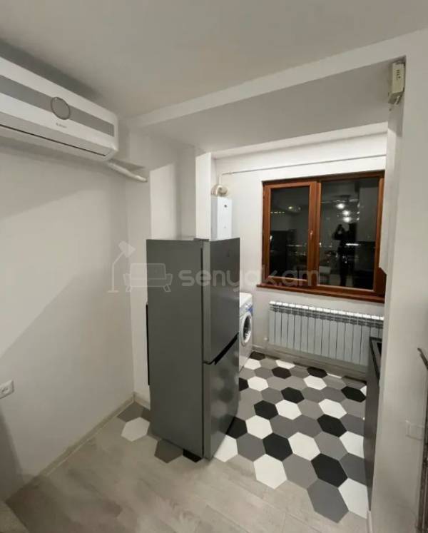 2 Սենյականոց Բնակարան, 42քմ, 2/9 հարկ, Դիզայներական Վերանորոգված, Կահավորված, Արևկող