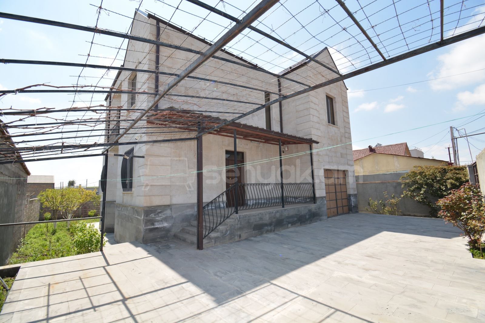 8 Սենյականոց Շքեղ Առանձնատուն, 262քմ, Ավտոտնակով