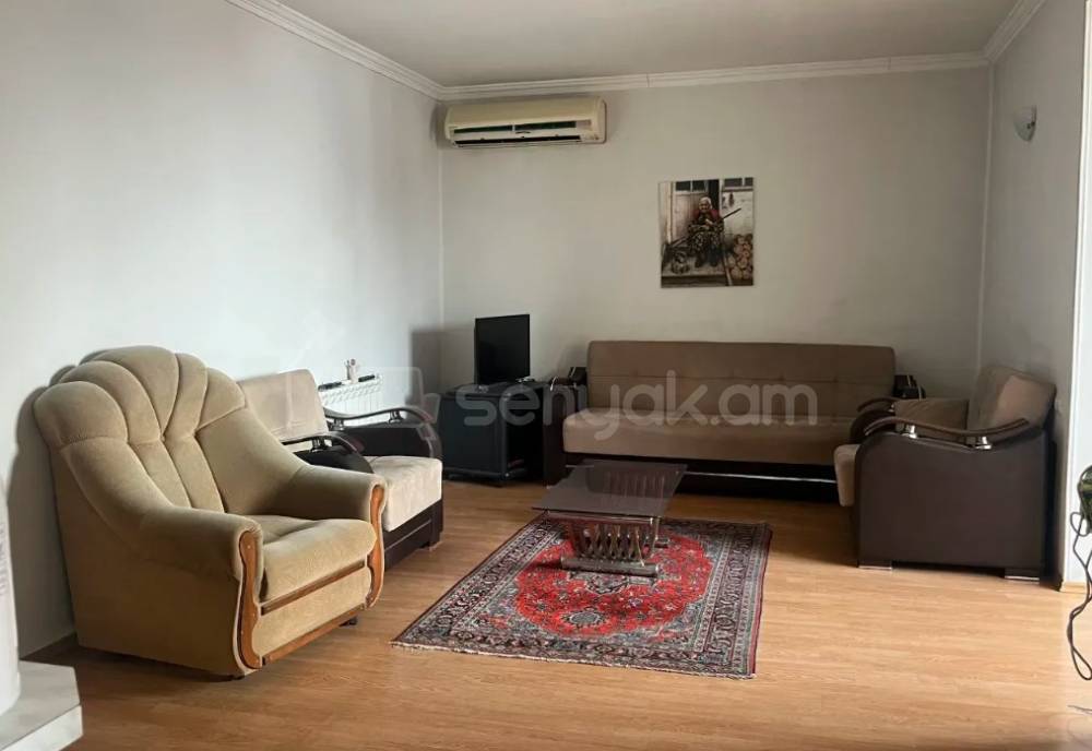 3 Սենյականոց Բնակարան Քարե Շենքում, 62քմ, 3/4 հարկ, Նորմալ Վիճակում, Կահավորված, Արևկող