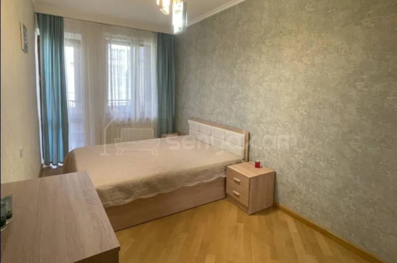 4 Սենյականոց Բնակարան Քարե Շենքում, 94քմ, 4/5 հարկ, Կապիտալ Վերանորոգված, Կահավորված, Արևկող