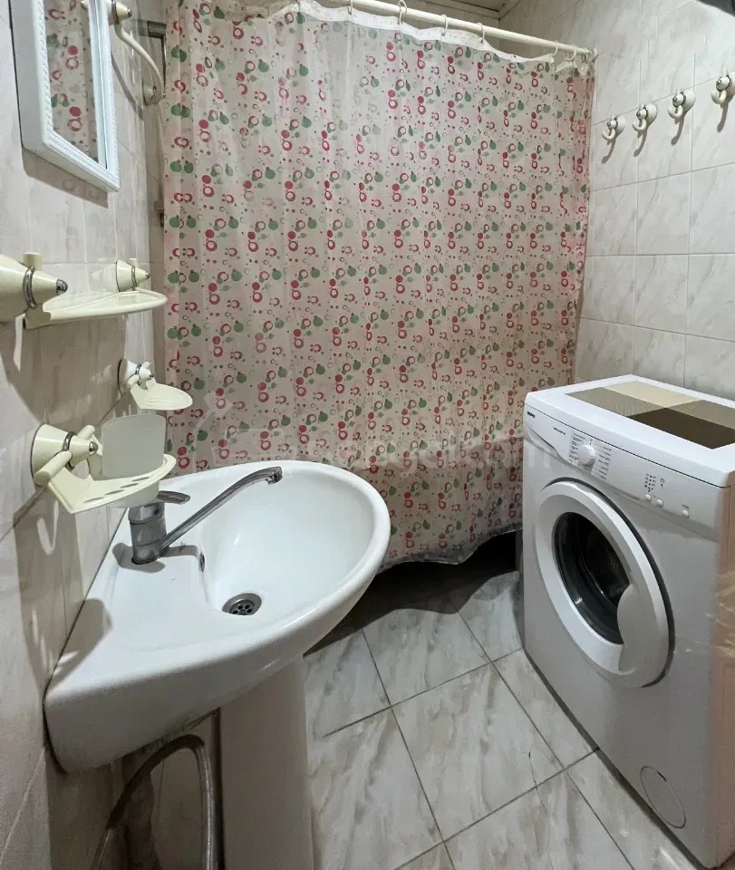 2 Սենյականոց Բնակարան Քարե Շենքում, 60քմ, 4/5 հարկ, Կապիտալ Վերանորոգված, Կահավորված