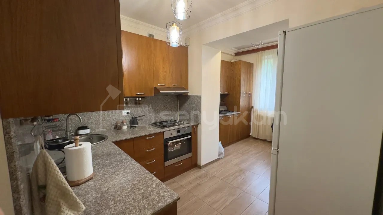 2 Սենյականոց Բնակարան Քարե Շենքում, 71քմ, 2/5 հարկ, Կապիտալ Վերանորոգված, Կահավորված