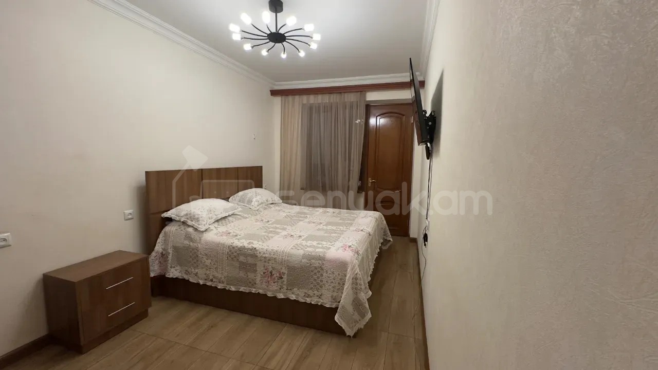 2 Սենյականոց Բնակարան Քարե Շենքում, 71քմ, 2/5 հարկ, Կապիտալ Վերանորոգված, Կահավորված