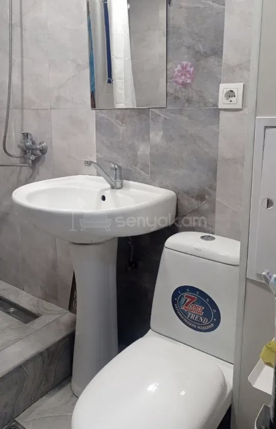 2 Սենյականոց Բնակարան Քարե Շենքում, 57քմ, 3/4 հարկ, Կապիտալ Վերանորոգված, Կահավորված, Արևկող