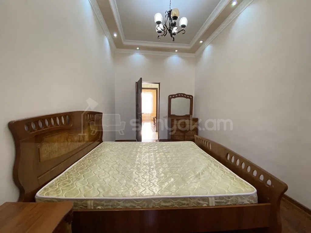 2 Սենյականոց Բնակարան Քարե Շենքում, 67քմ, 3/4 հարկ, Դիզայներական Վերանորոգված, Կահավորված, Արևկող