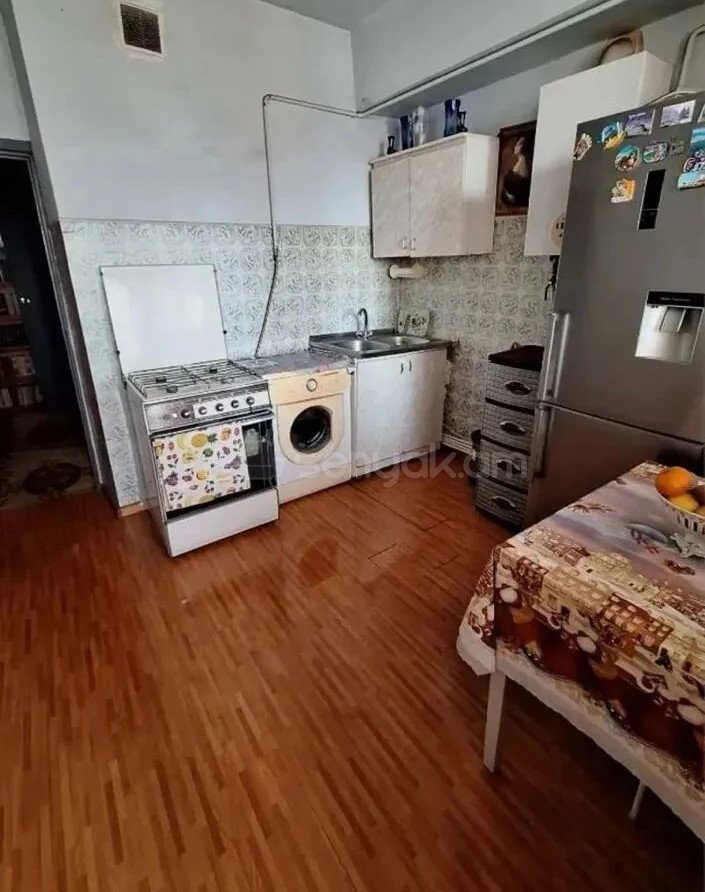 3 Սենյականոց Բնակարան, 93քմ, 6/9 հարկ, Նորմալ Վիճակում