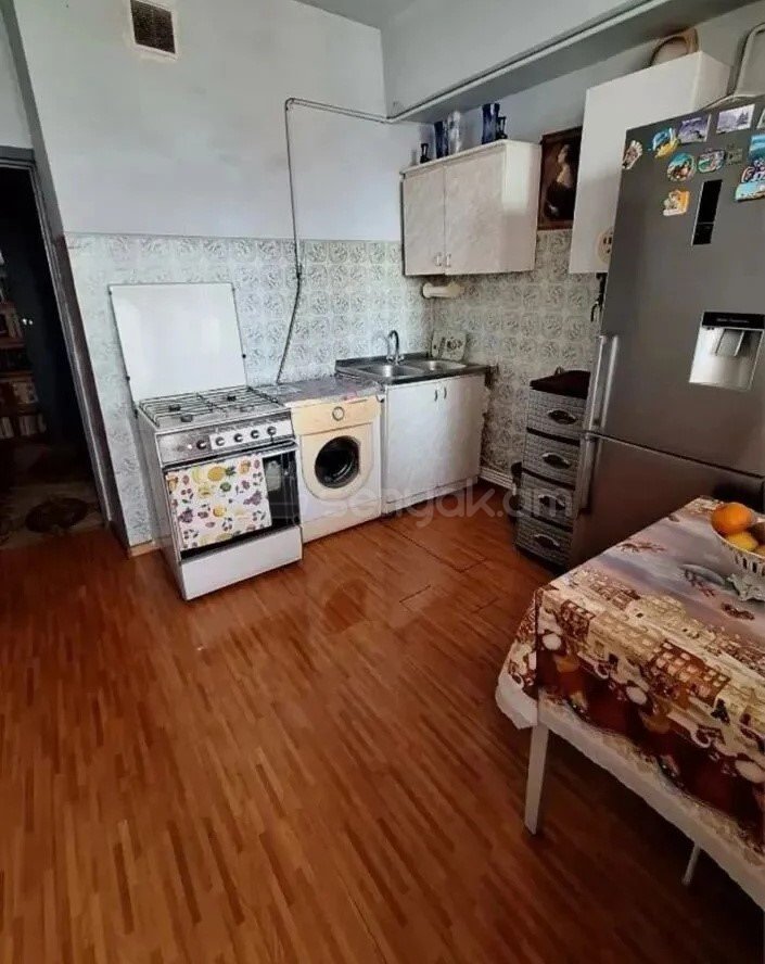 3 Սենյականոց Բնակարան, 93քմ, 6/9 հարկ, Նորմալ Վիճակում