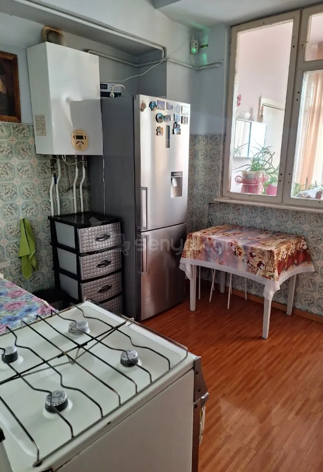 3 Սենյականոց Բնակարան, 93քմ, 6/9 հարկ, Նորմալ Վիճակում