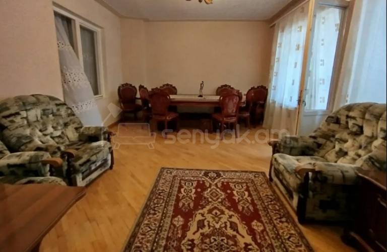 4 Սենյականոց Բնակարան Քարե Շենքում, 107քմ, 4/5 հարկ, Կապիտալ Վերանորոգված