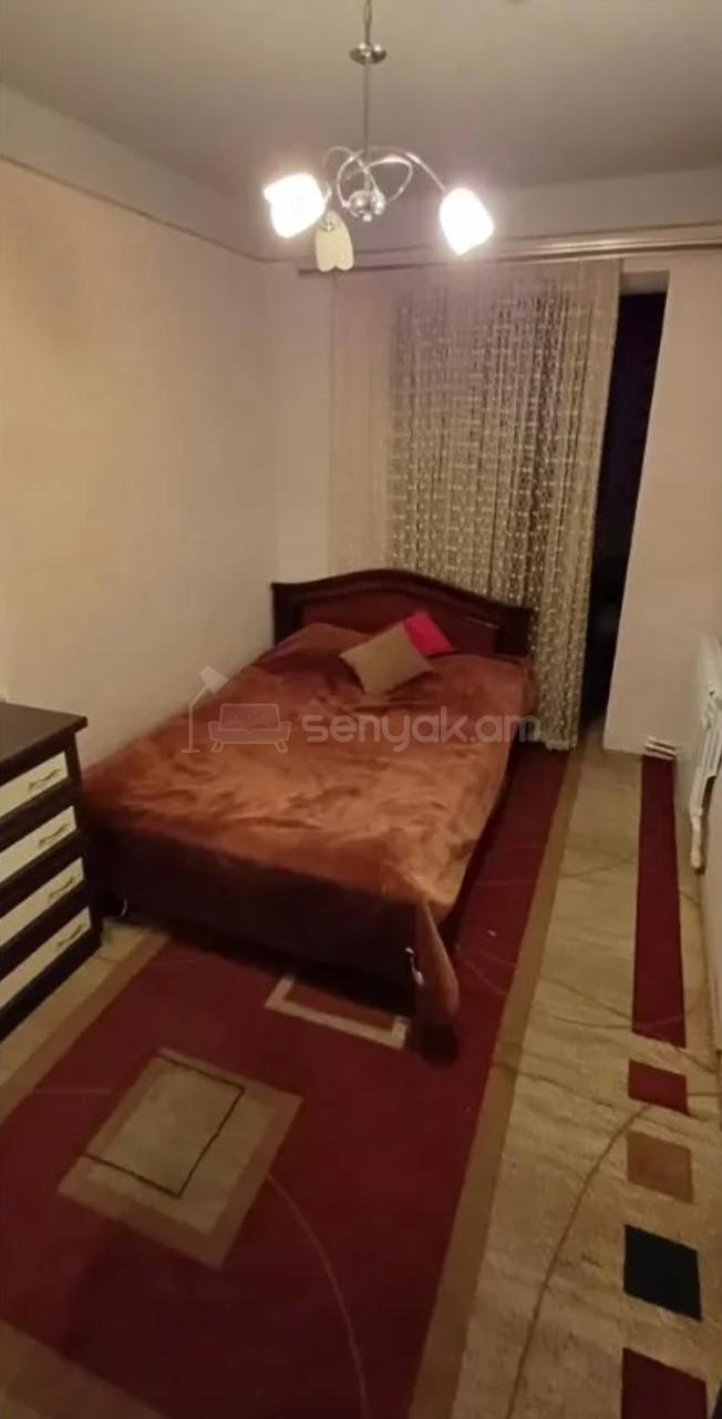 4 Սենյականոց Բնակարան Քարե Շենքում, 100քմ, 1/5 հարկ, Կապիտալ Վերանորոգված