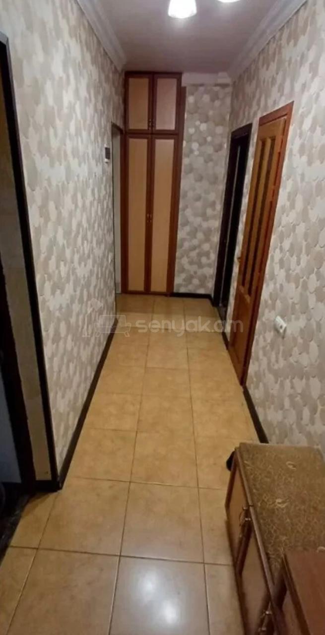 4 Սենյականոց Բնակարան Քարե Շենքում, 100քմ, 1/5 հարկ, Կապիտալ Վերանորոգված