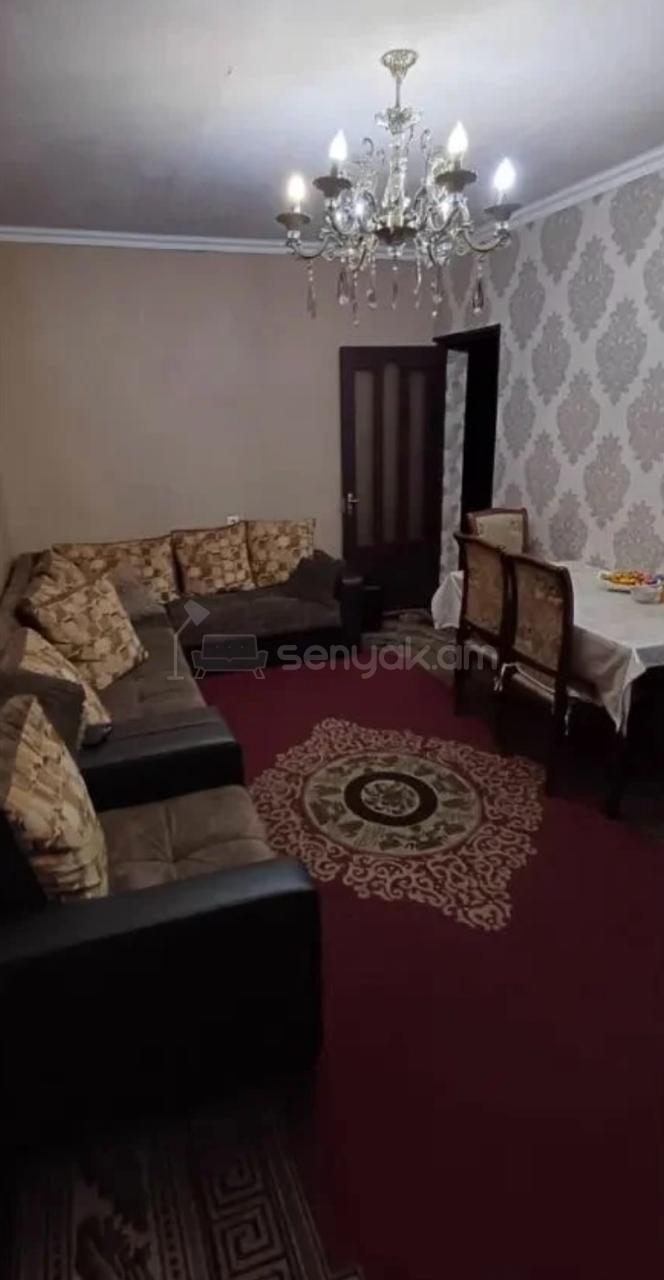 4 Սենյականոց Բնակարան Քարե Շենքում, 100քմ, 1/5 հարկ, Կապիտալ Վերանորոգված