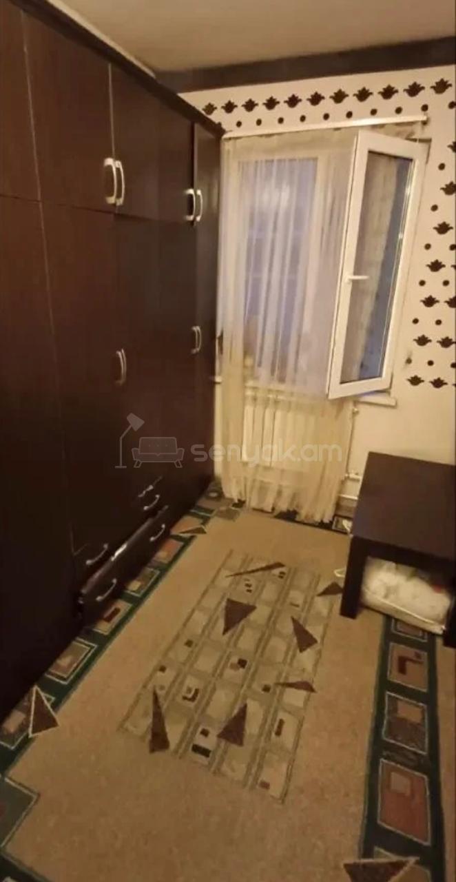4 Սենյականոց Բնակարան Քարե Շենքում, 100քմ, 1/5 հարկ, Կապիտալ Վերանորոգված