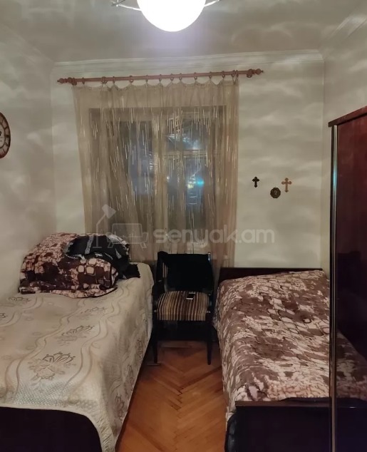 3 Սենյականոց Բնակարան Քարե Շենքում, 76քմ, 1/5 հարկ, Պետական Վիճակում