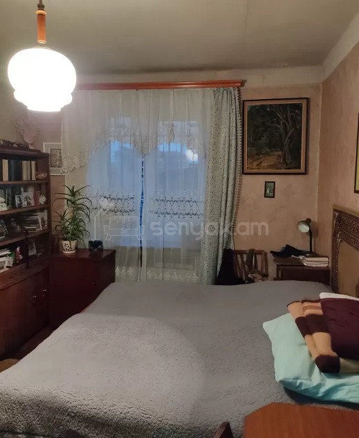 3 Սենյականոց Բնակարան Քարե Շենքում, 76քմ, 1/5 հարկ, Պետական Վիճակում