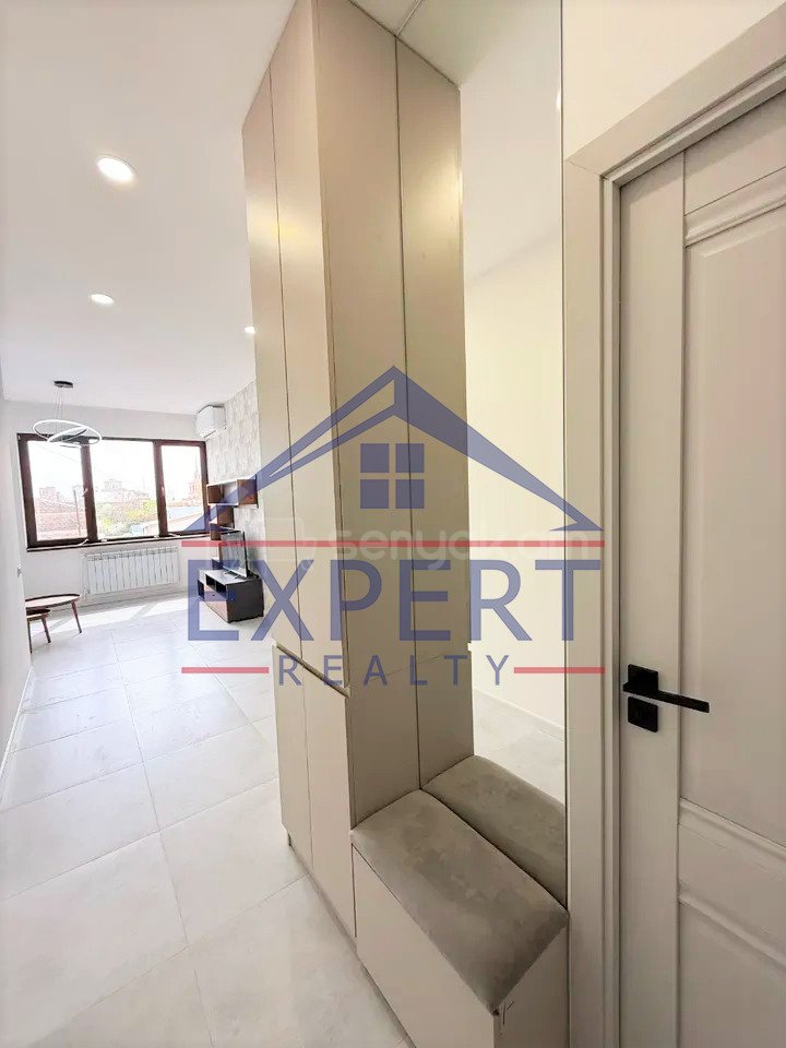 2 Սենյականոց Բնակարան Քարե Շենքում, 37քմ, 3/3 հարկ, Կապիտալ Վերանորոգված