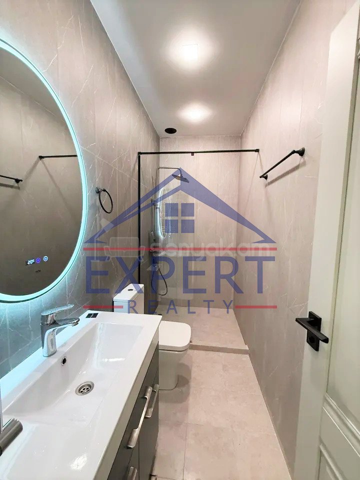 2 Սենյականոց Բնակարան Քարե Շենքում, 37քմ, 3/3 հարկ, Կապիտալ Վերանորոգված