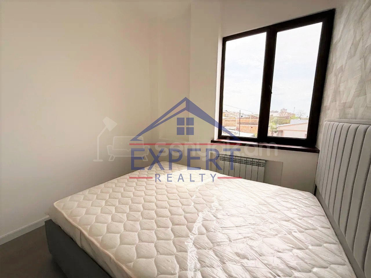 2 Սենյականոց Բնակարան Քարե Շենքում, 37քմ, 3/3 հարկ, Կապիտալ Վերանորոգված