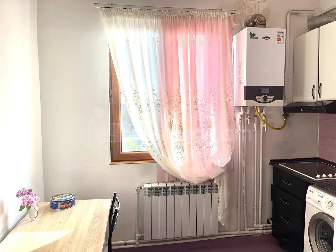 3 Սենյականոց Բնակարան Քարե Շենքում, 75քմ, 4/4 հարկ, Կապիտալ Վերանորոգված, Կահավորված