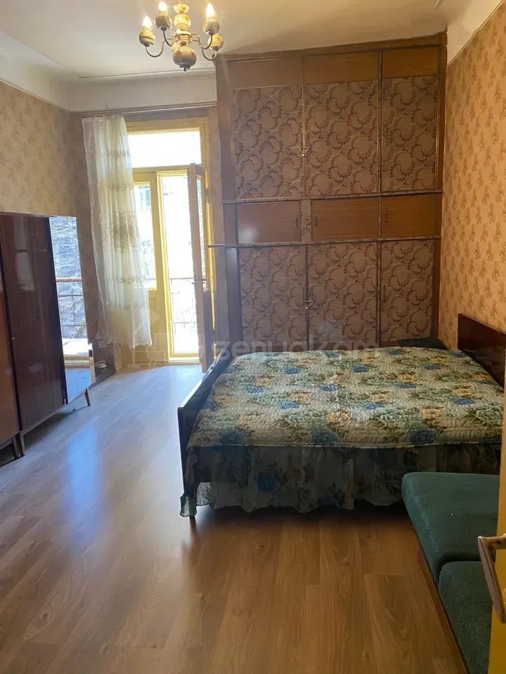 3 Սենյականոց Բնակարան Քարե Շենքում, 110քմ, 3/4 հարկ, Կոսմետիկ Վերանորոգված, Կահավորված