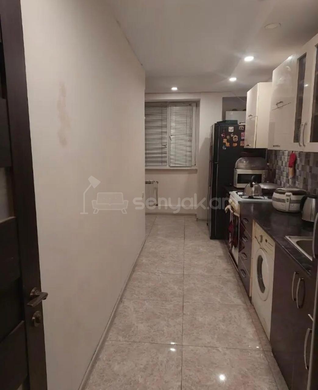 4 Սենյականոց Բնակարան, 90քմ, 2/9 հարկ, Կապիտալ Վերանորոգված