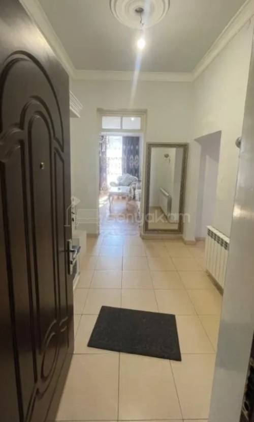 3 Սենյականոց Բնակարան Քարե Շենքում, 102քմ, 3/5 հարկ, Կոսմետիկ Վերանորոգված, Կահավորված, Արևկող