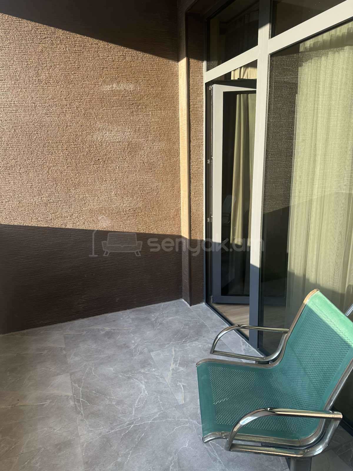 3 Սենյականոց Բնակարան, 74քմ, 4/16 հարկ, Կապիտալ Վերանորոգված, Կահավորված, Արևկող