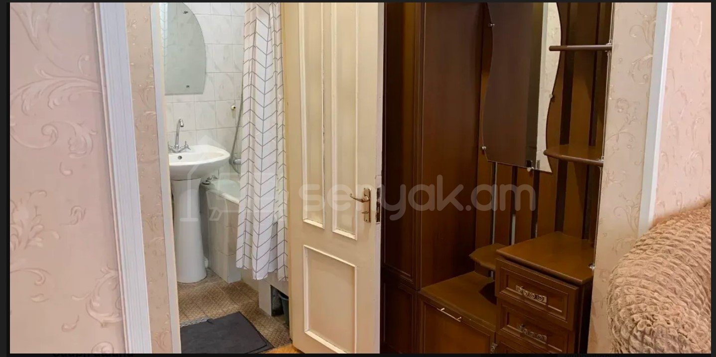 3 Սենյականոց Բնակարան Քարե Շենքում, 65քմ, 2/5 հարկ, Նորմալ Վիճակում, Կահավորված