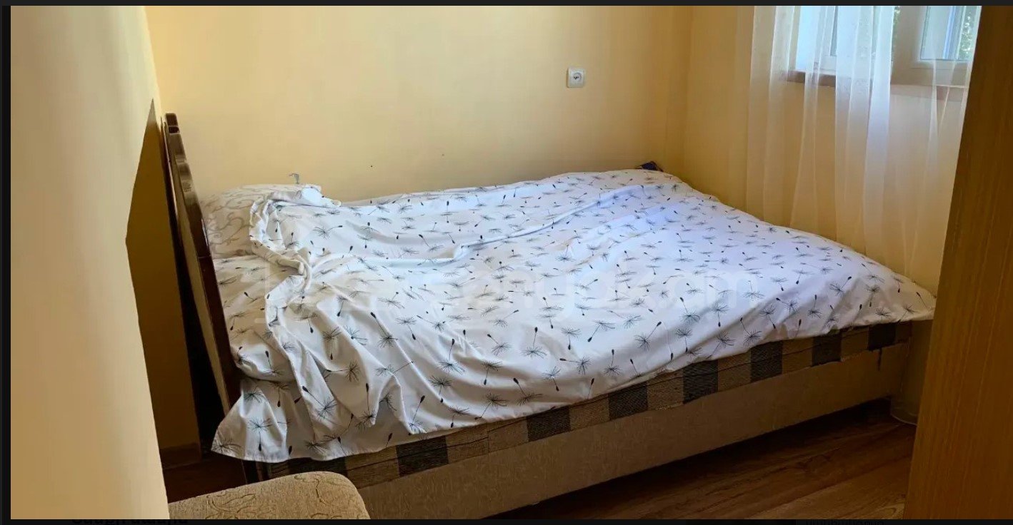 3 Սենյականոց Բնակարան Քարե Շենքում, 65քմ, 2/5 հարկ, Նորմալ Վիճակում, Կահավորված