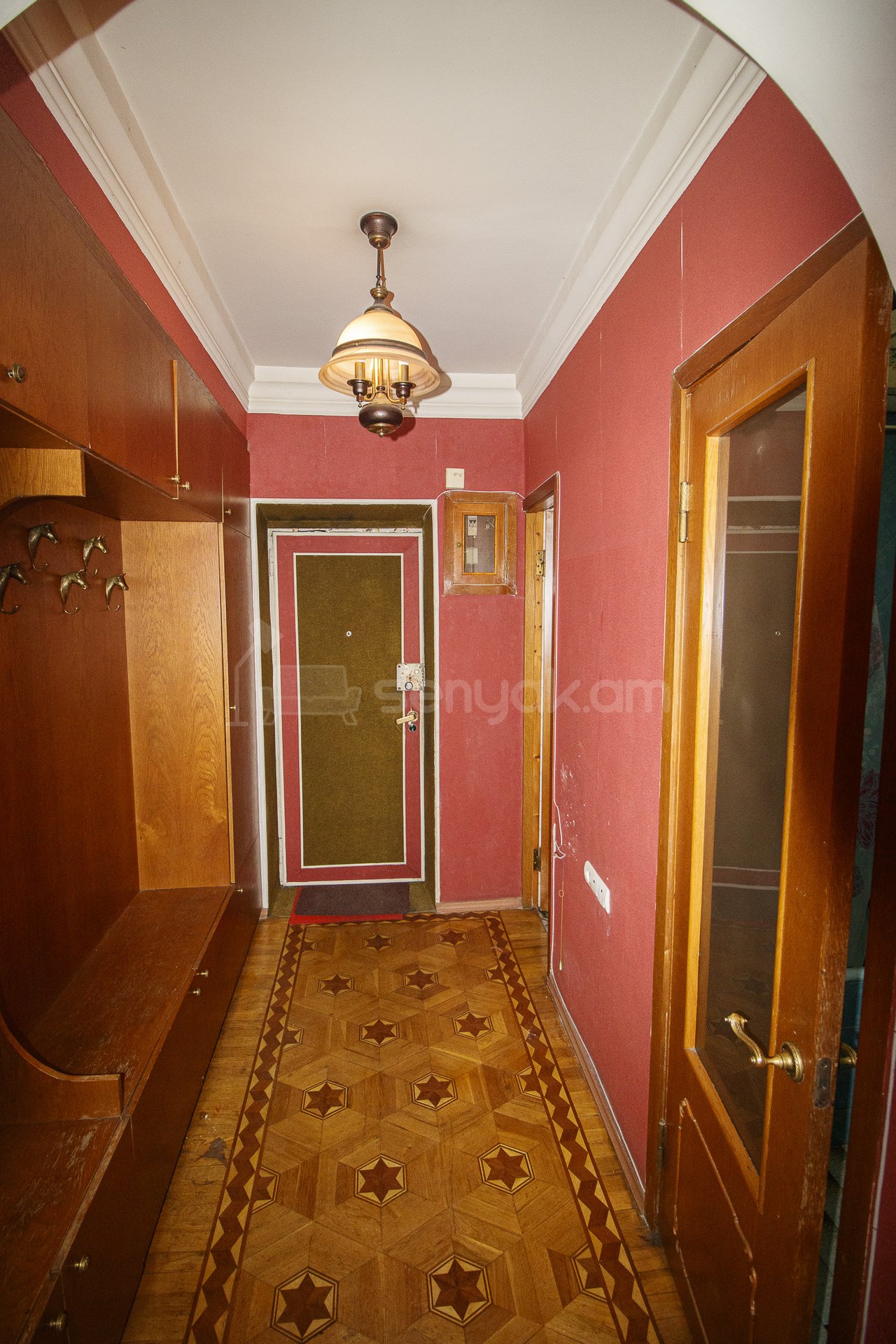 2 Սենյականոց Բնակարան Քարե Շենքում, 50քմ, 4/5 հարկ, Նորմալ Վիճակում
