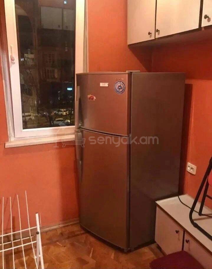 2 Սենյականոց Բնակարան Քարե Շենքում, 50քմ, 4/5 հարկ, Նորմալ Վիճակում
