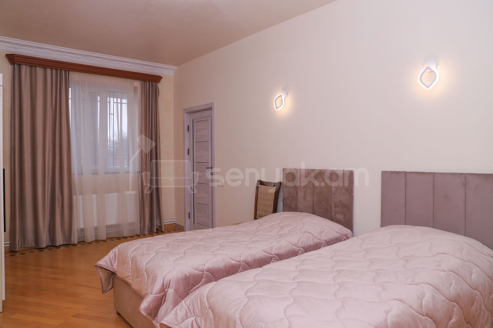 7 Սենյականոց Շքեղ Առանձնատուն, 200քմ, Լողավազանով
