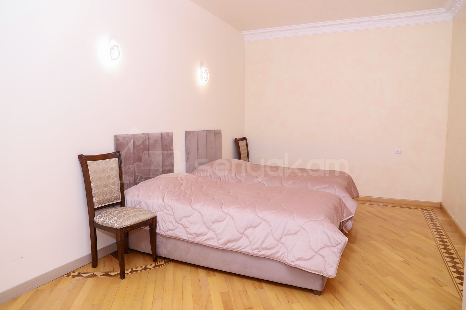 7 Սենյականոց Շքեղ Առանձնատուն, 200քմ, Լողավազանով