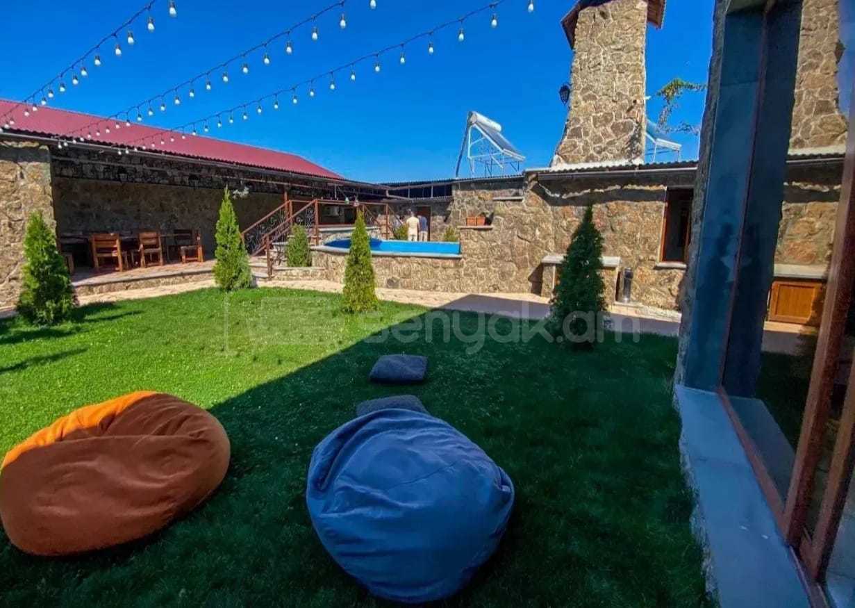 6 Սենյականոց Շքեղ Առանձնատուն, 200քմ, Լողավազանով