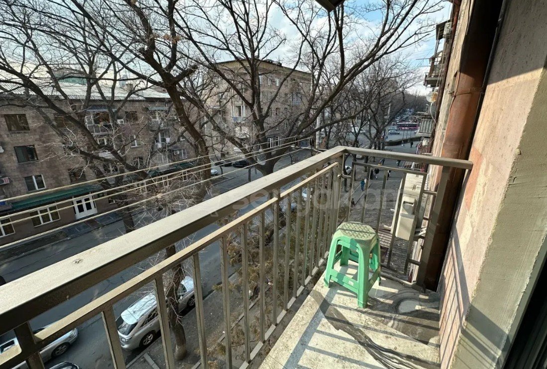 2 Սենյականոց Բնակարան Քարե Շենքում, 33քմ, 4/5 հարկ, Դիզայներական Վերանորոգված, Կահավորված, Արևկող