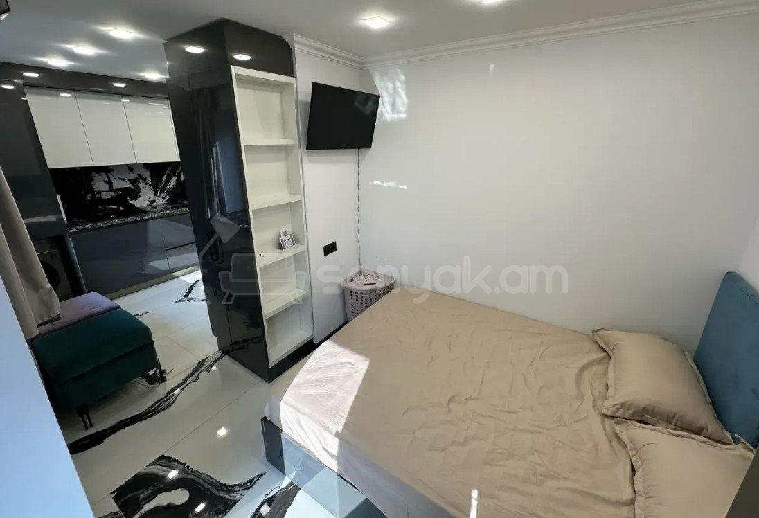2 Սենյականոց Բնակարան Քարե Շենքում, 33քմ, 4/5 հարկ, Դիզայներական Վերանորոգված, Կահավորված, Արևկող