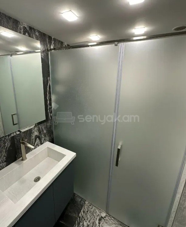 2 Սենյականոց Բնակարան Քարե Շենքում, 33քմ, 4/5 հարկ, Դիզայներական Վերանորոգված, Կահավորված, Արևկող