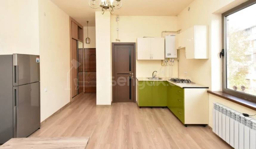 2 Սենյականոց Բնակարան Քարե Շենքում, 42քմ, 3/3 հարկ, Կապիտալ Վերանորոգված