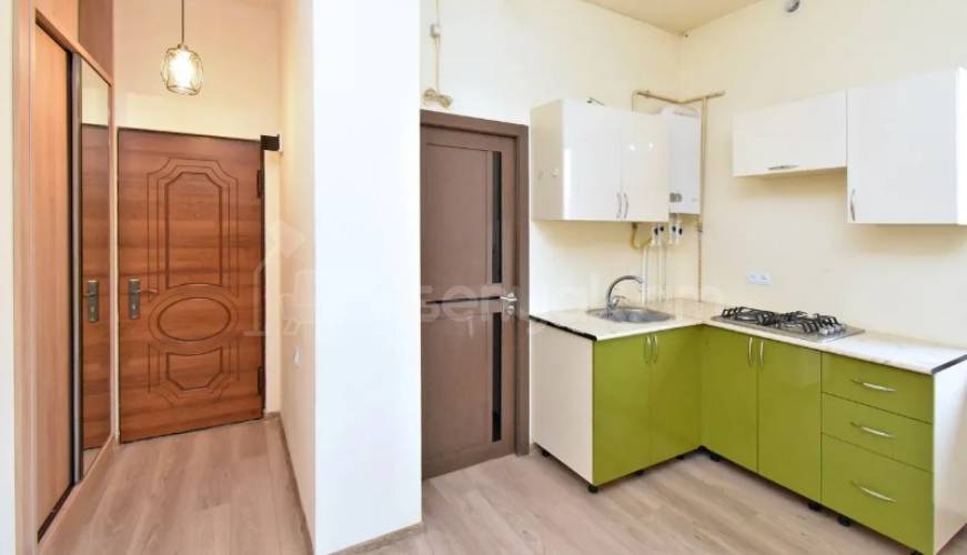 2 Սենյականոց Բնակարան Քարե Շենքում, 42քմ, 3/3 հարկ, Կապիտալ Վերանորոգված
