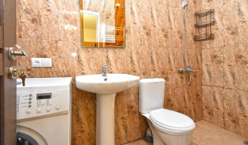 2 Սենյականոց Բնակարան Քարե Շենքում, 42քմ, 3/3 հարկ, Կապիտալ Վերանորոգված