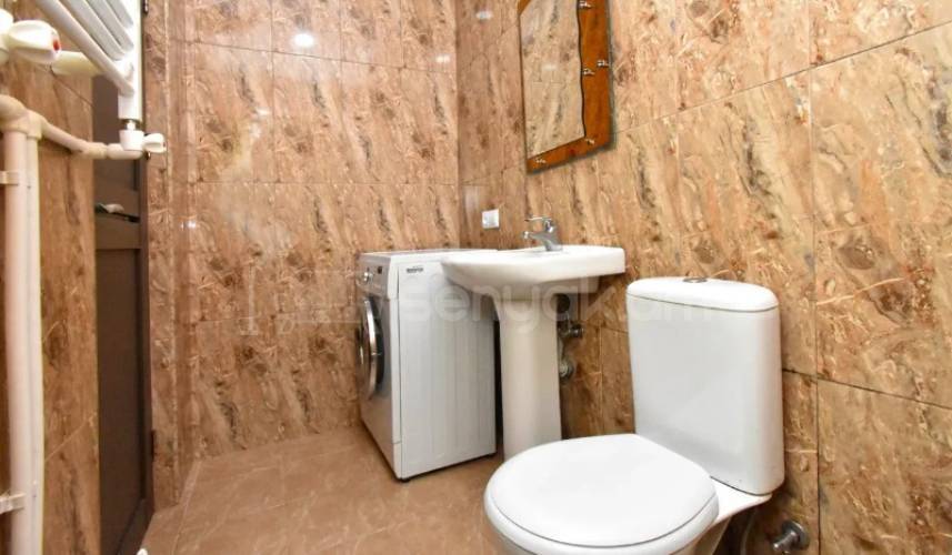 2 Սենյականոց Բնակարան Քարե Շենքում, 43քմ, 2/3 հարկ, Կապիտալ Վերանորոգված, Մասամբ Կահավորված