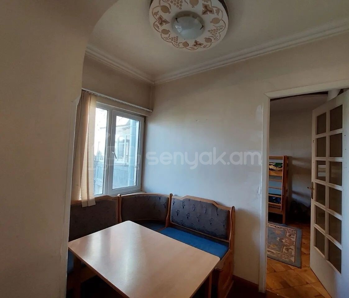 3 Սենյականոց Բնակարան Քարե Շենքում, 78քմ, 4/5 հարկ, Կապիտալ Վերանորոգված