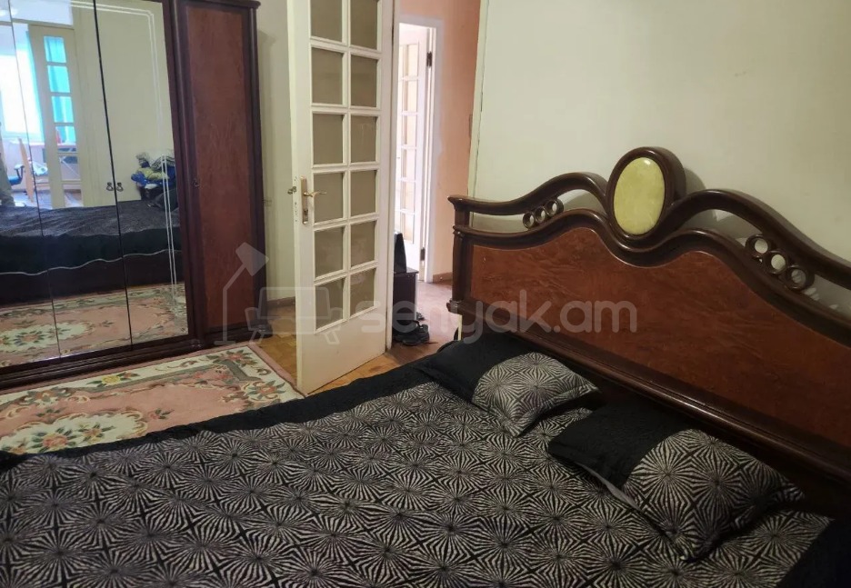 3 Սենյականոց Բնակարան Քարե Շենքում, 78քմ, 4/5 հարկ, Կապիտալ Վերանորոգված